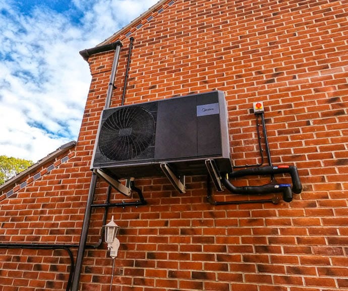 Air Conditioning 11 midea heat pump square